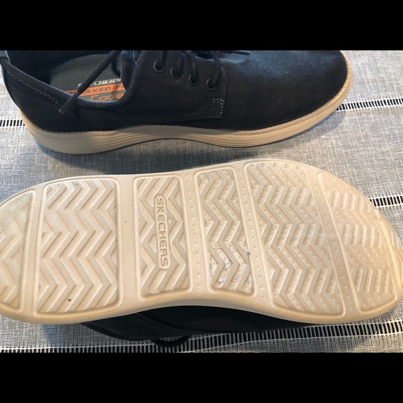 Skechers canvas relaxed fit memory foam shoe - Picture 4 of 4